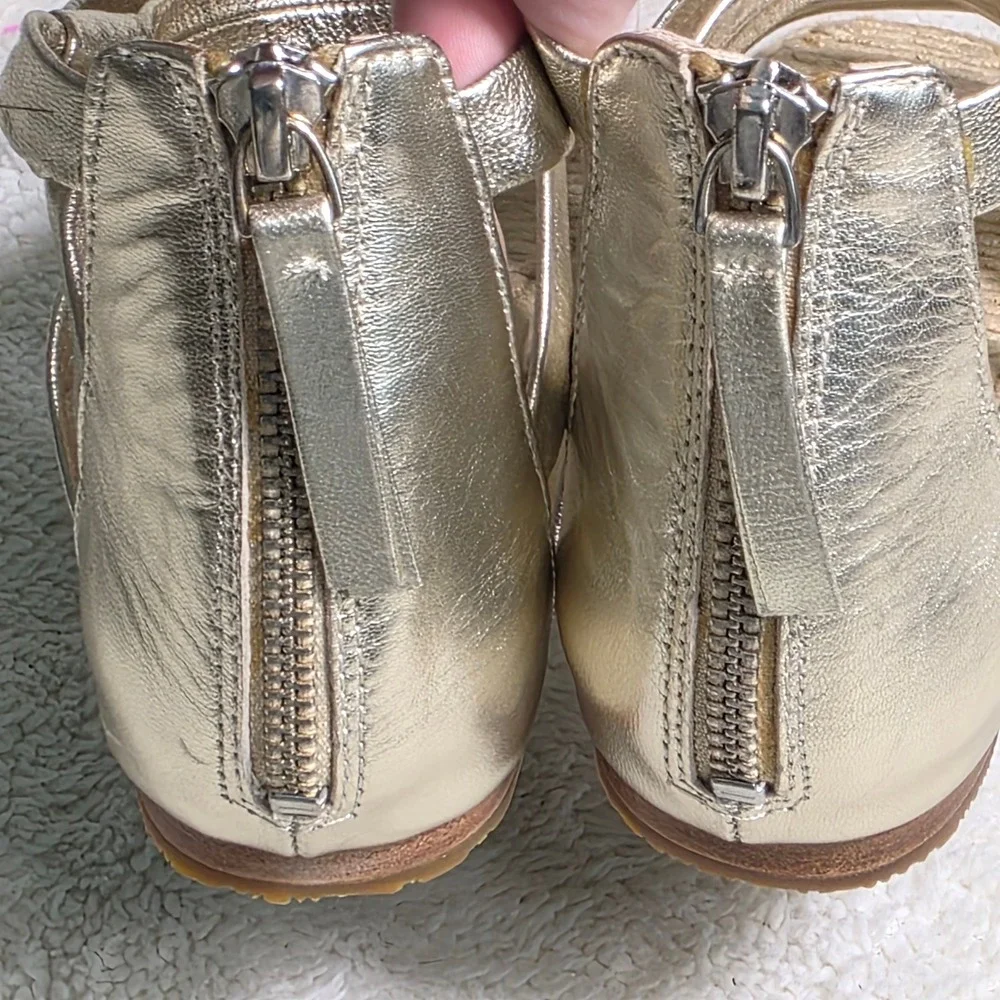 Sigerson Morrison Gladiator Espadrille Sandals Metallic Gold Kid Leather 7.5 NEW